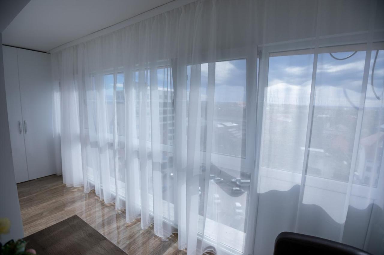 Apartament Central Тиргу-Жіу Екстер'єр фото