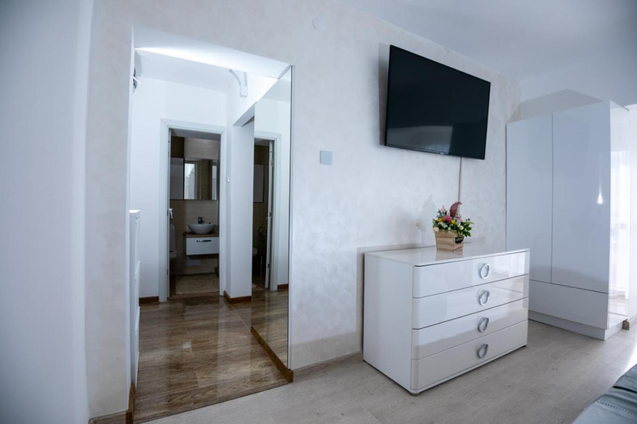 Apartament Central Тиргу-Жіу Екстер'єр фото