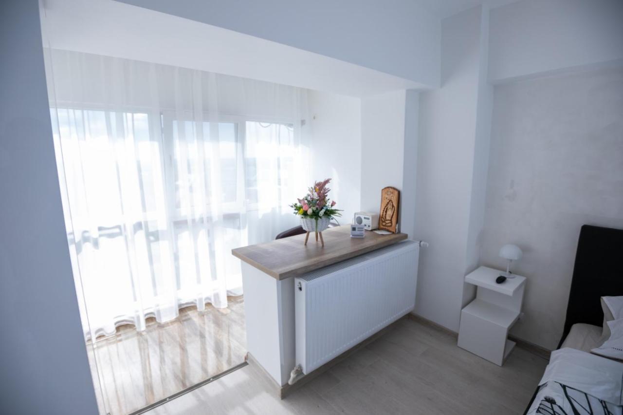 Apartament Central Тиргу-Жіу Екстер'єр фото